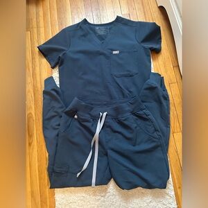 Figs Dark Harbor Scrub Set